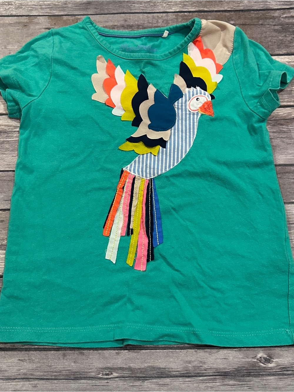 Mini Boden bird shirt with multicolored bird appliqué, vguc size 4-5Y